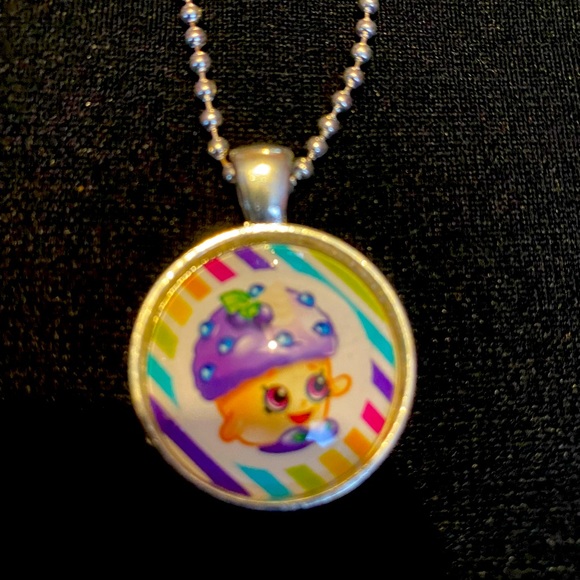 ***bundle items and save*** Shopkins necklace lot of 2 - Picture 1 of 2